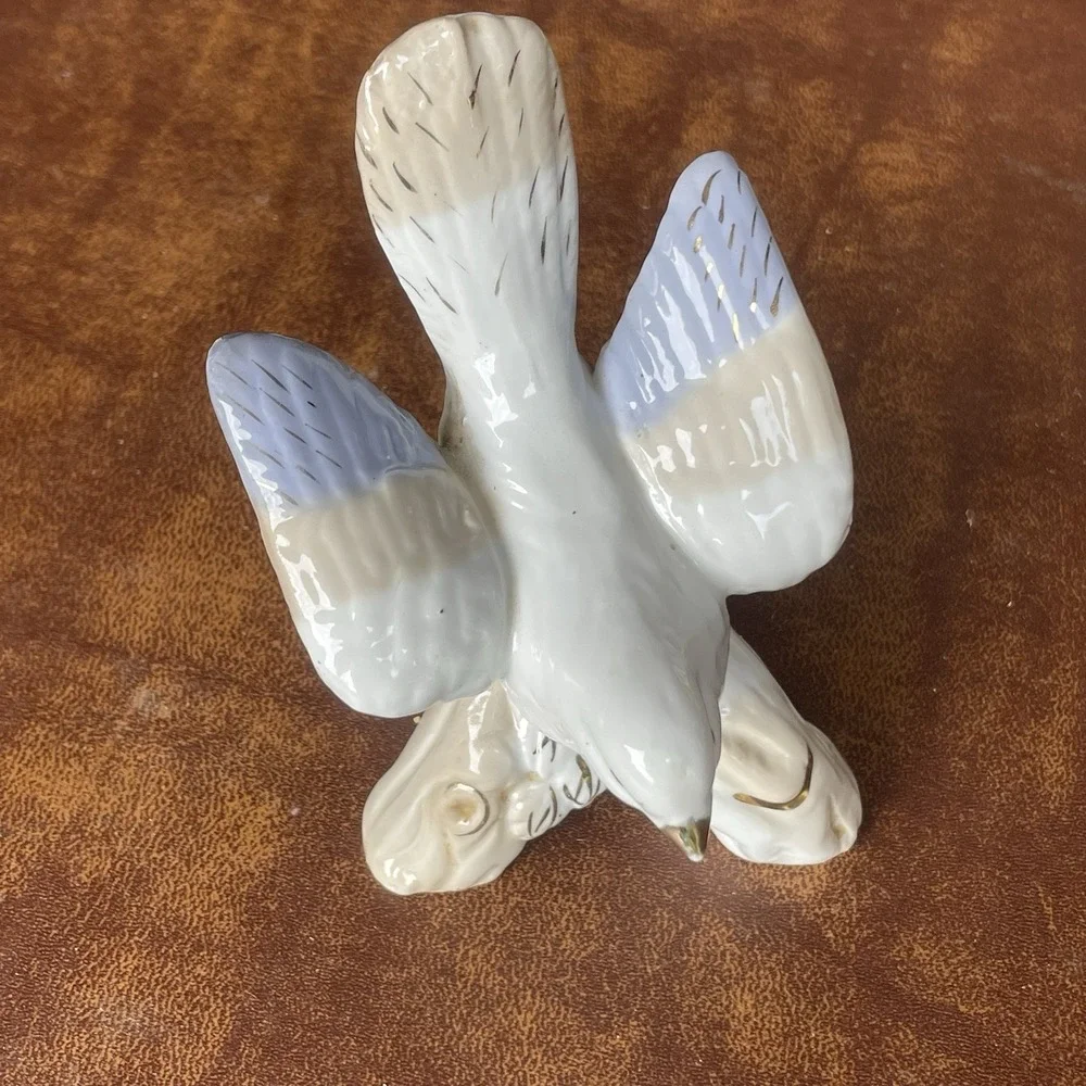 Vtg Porcelain Dove Figurine Blue White Gold Accent 5